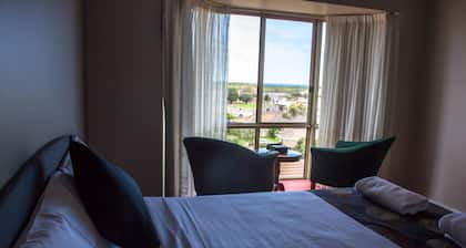 Blue Whale Motor Inn & Apartments