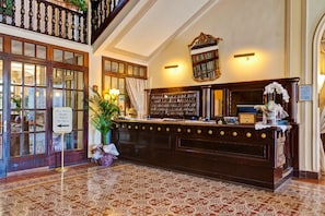 Concierge desk