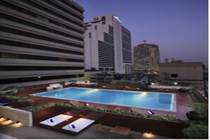Outdoor pool - Marvel Hotel Bangkok (Bangkok)