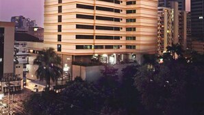 Front of property - evening/night - Marvel Hotel Bangkok (Bangkok)