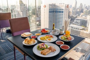 Daily buffet breakfast for a fee