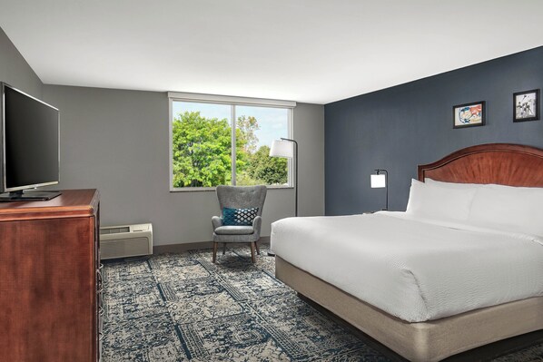 Deluxe Room, 1 King Bed