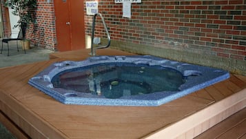 Indoor spa tub