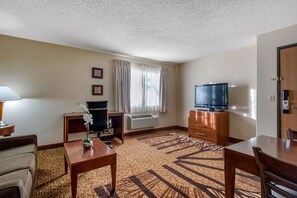 1 bedroom, in-room safe, iron/ironing board, free WiFi