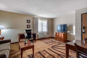 1 bedroom, in-room safe, iron/ironing board, free WiFi