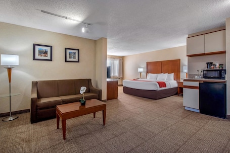 Family Suite, Multiple Beds, Non Smoking. Comfort Inn Denver Southeast Area