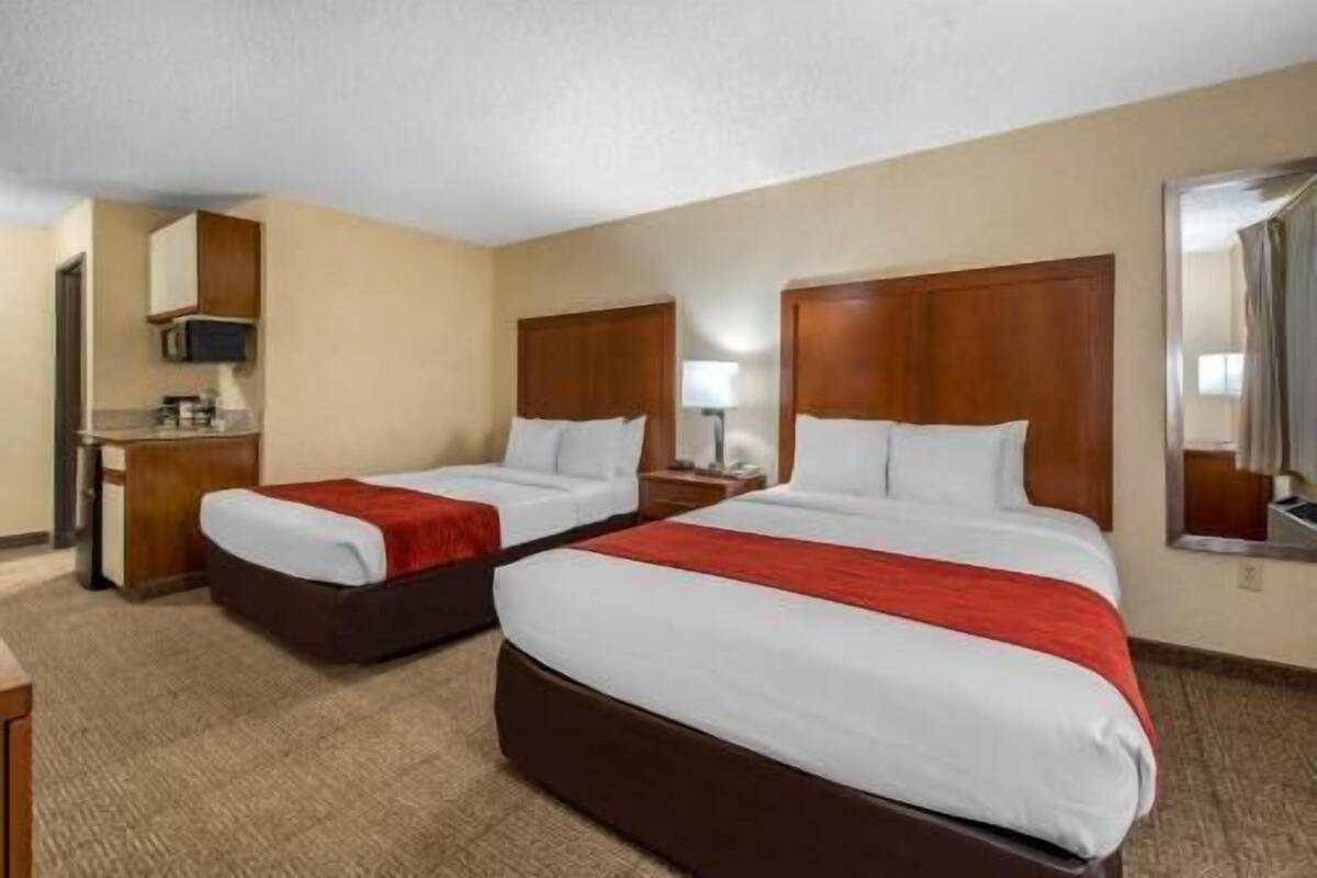 In-room safe, iron/ironing board, free WiFi, bed sheets