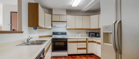 1 bedroom, in-room safe, iron/ironing board, free WiFi