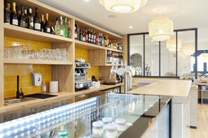 Bar (en el alojamiento)