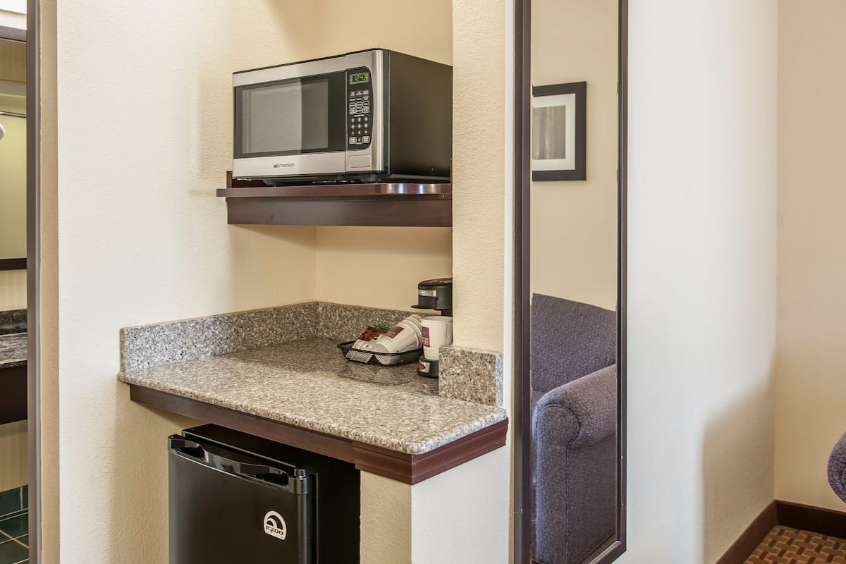 premium bedding, in-room safe, desk, iron/ironing board