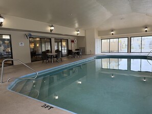 Indoor pool - SureStay by Best Western Marion (Marion)