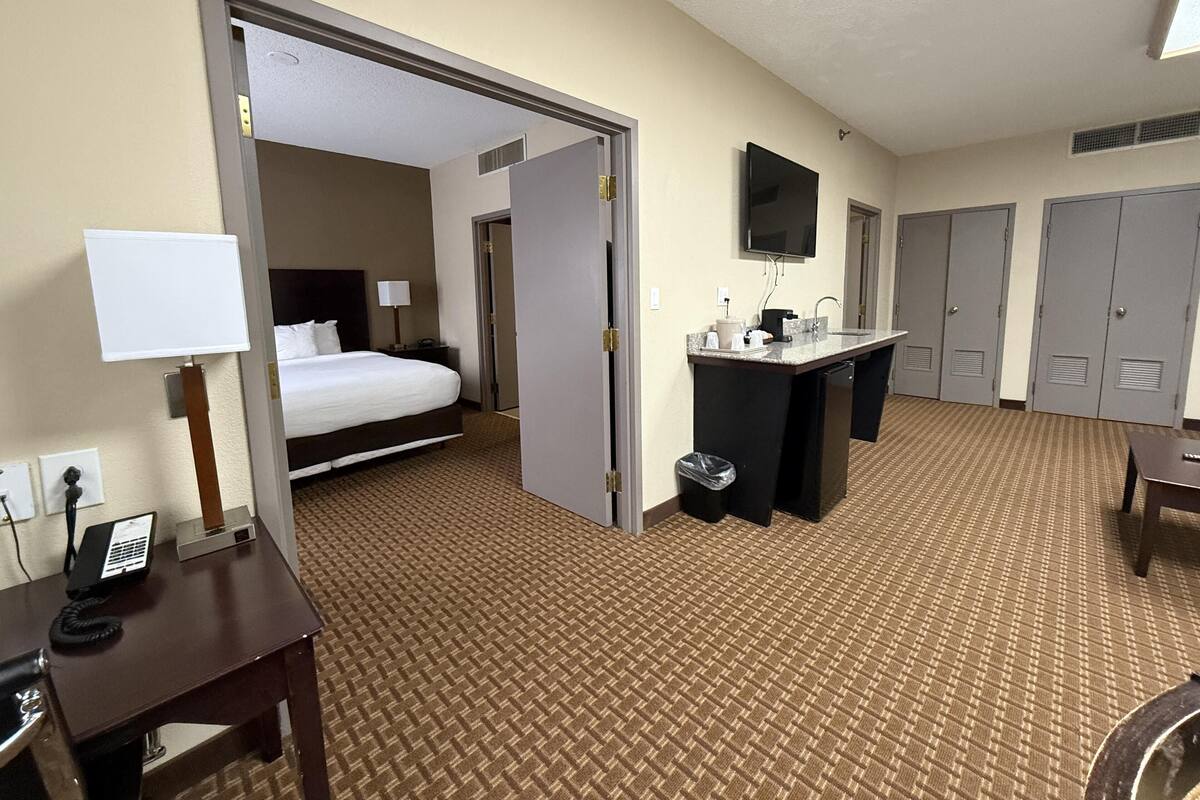Suite, 1 King Bed, Non Smoking, Jetted Tub (with Sofabed) | Premium bedding, in-room safe, desk, iron/ironing board