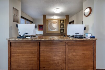 Comfort Inn & Suites Hays I-70