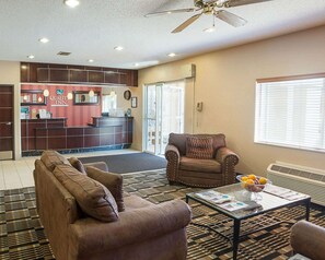 Lobby - Quality Inn Brooklyn Center (Brooklyn Center)