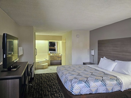 Desk, laptop workspace, iron/ironing board, free WiFi. Motel 6 Jackson, MS - Southwest