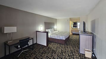 Desk, laptop workspace, iron/ironing board, free WiFi