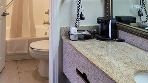 تجهيزات دش، مجففات شعر، مناشف