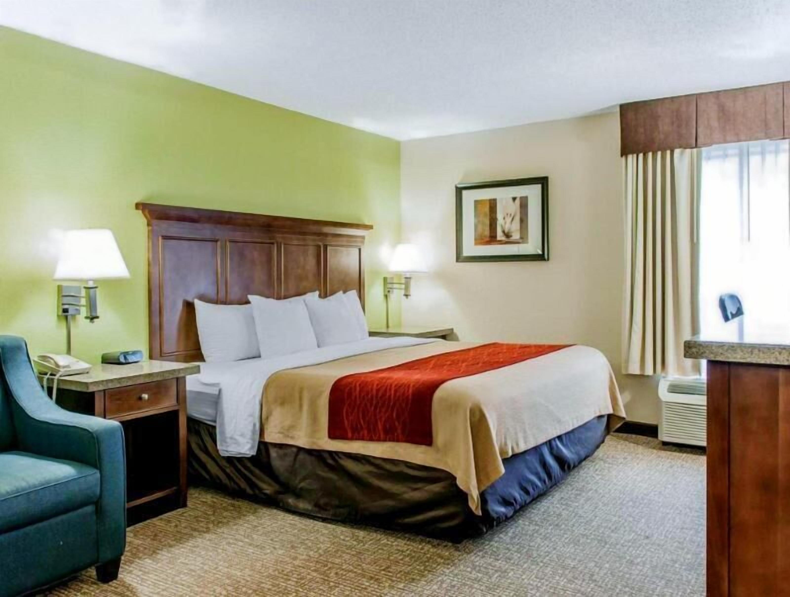 Caja de seguridad en la habitación y escritorio 