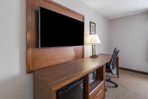 In-room safe, desk, laptop workspace, blackout drapes - Comfort Inn Grove City - Columbus South (Grove City)