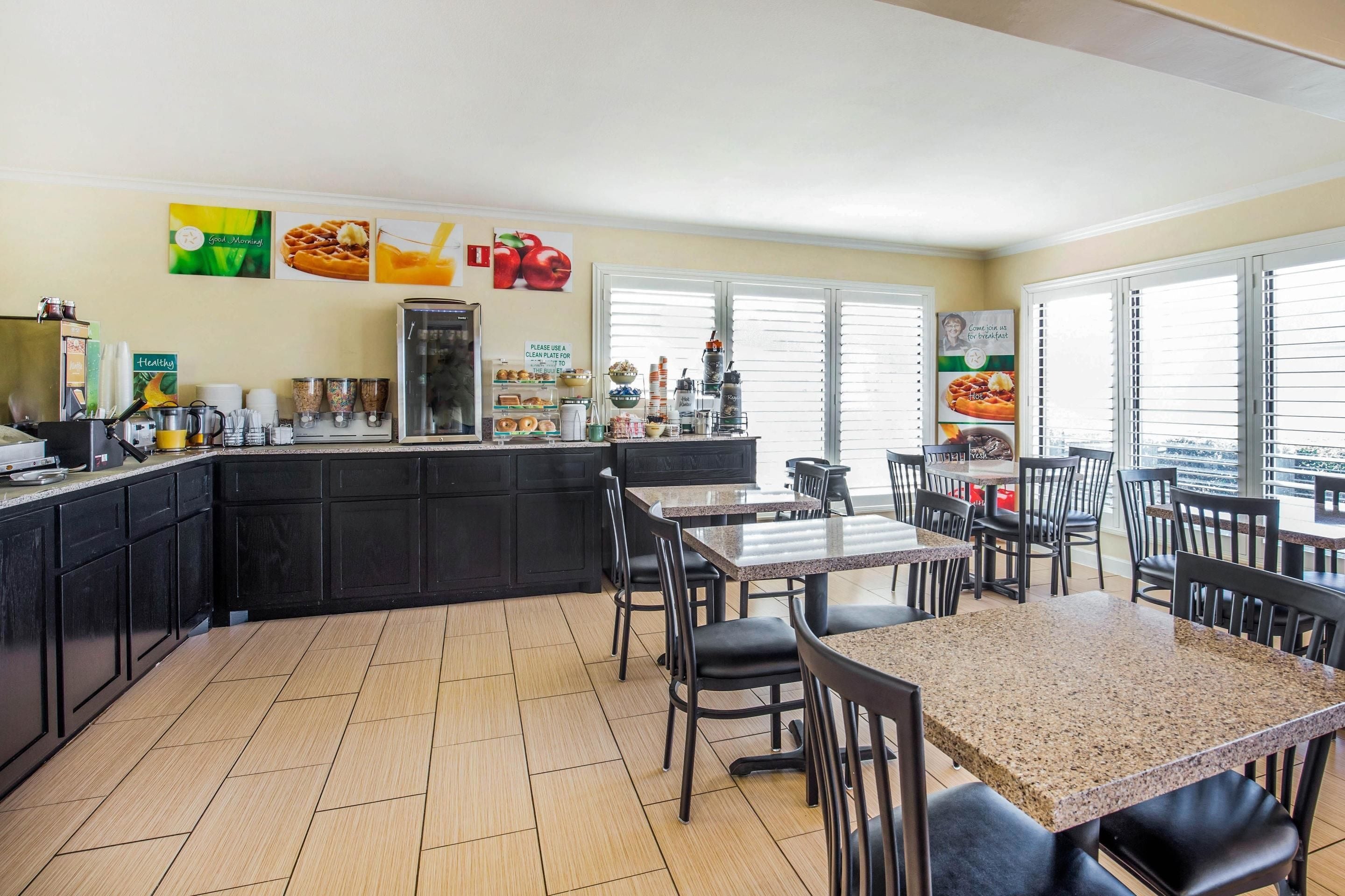 Free daily buffet breakfast 