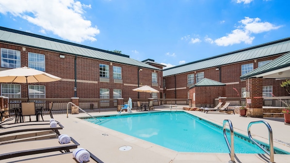 Seasonal outdoor pool