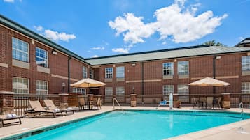 Alberca al aire libre por temporada