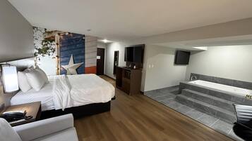 Suite, 1 King Bed, Non Smoking, Jetted Tub | Down comforters, pillowtop beds, desk, laptop workspace