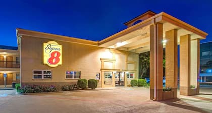 Super 8 by Wyndham Richardson Dallas