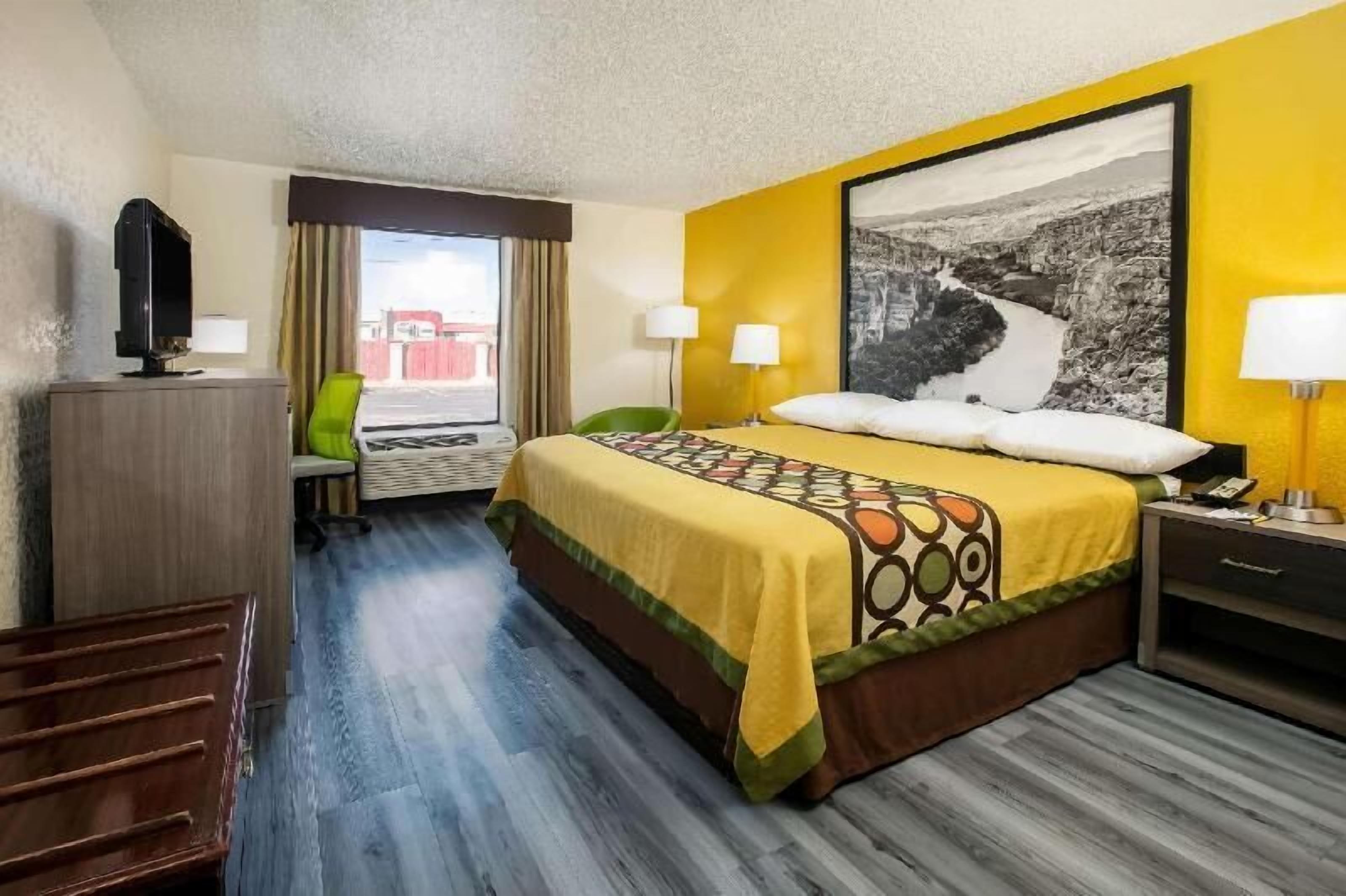 In-room safe, desk, iron/ironing board, free WiFi