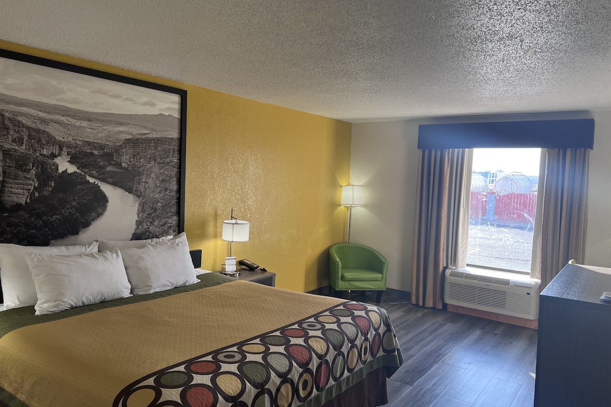 In-room safe, desk, iron/ironing board, free WiFi