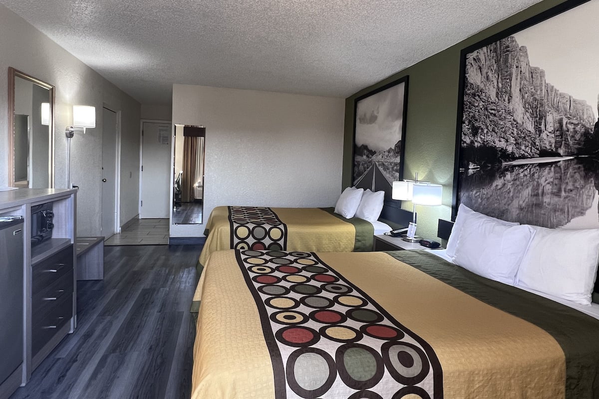 In-room safe, desk, iron/ironing board, free WiFi