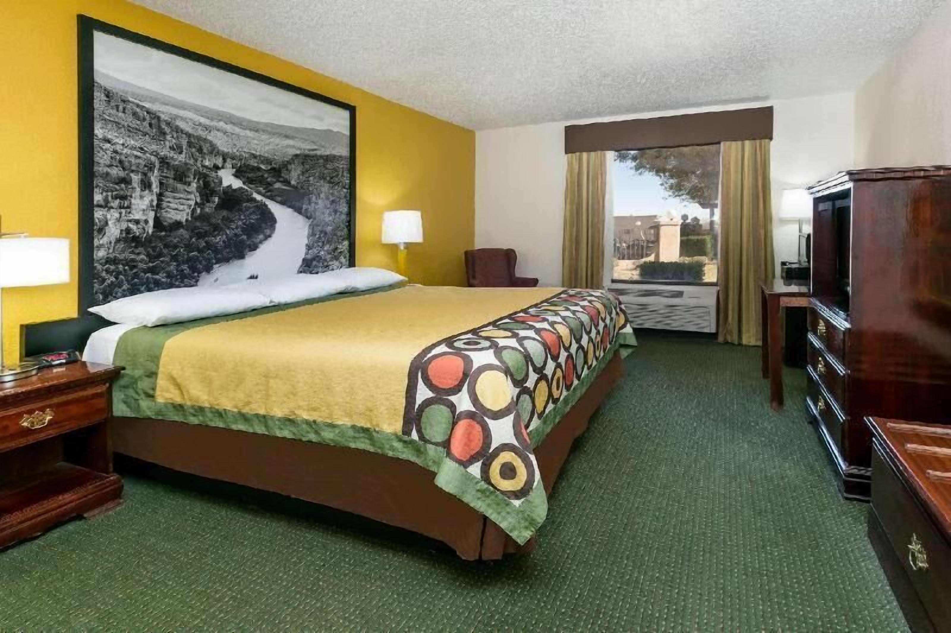 In-room safe, desk, iron/ironing board, free WiFi