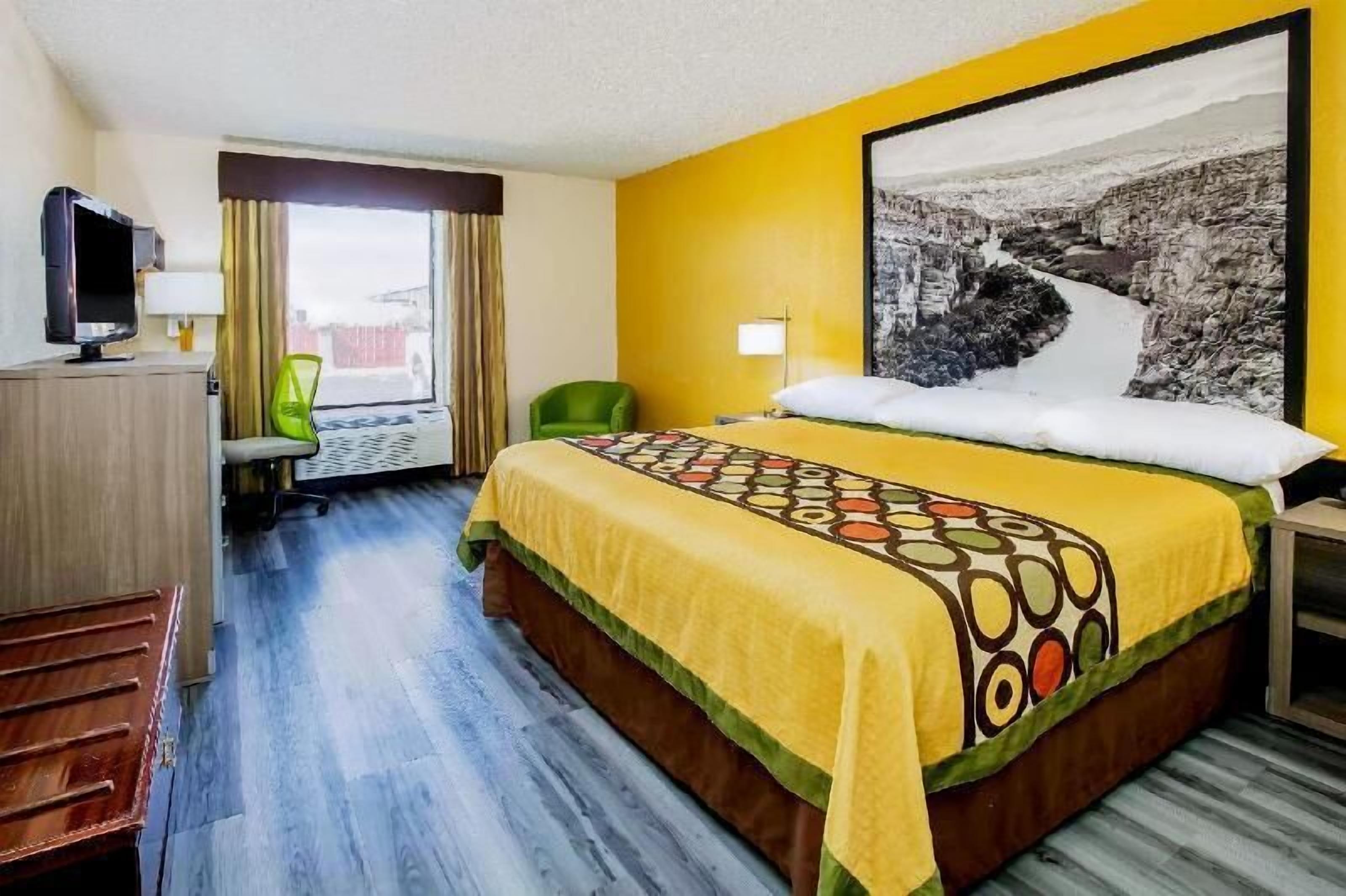 In-room safe, desk, iron/ironing board, free WiFi