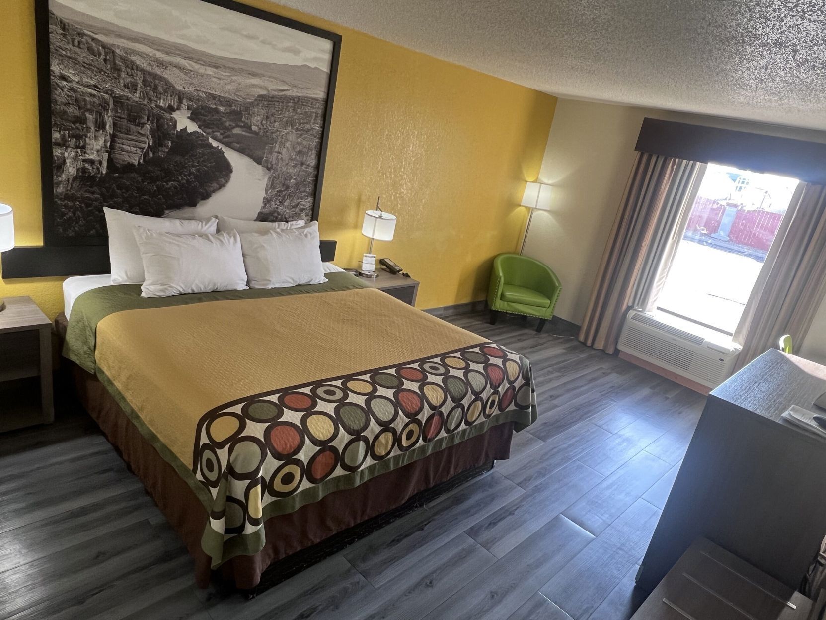 In-room safe, desk, iron/ironing board, free WiFi