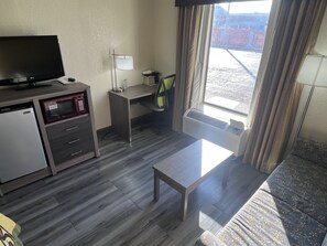 Caja de seguridad en la habitación y escritorio 