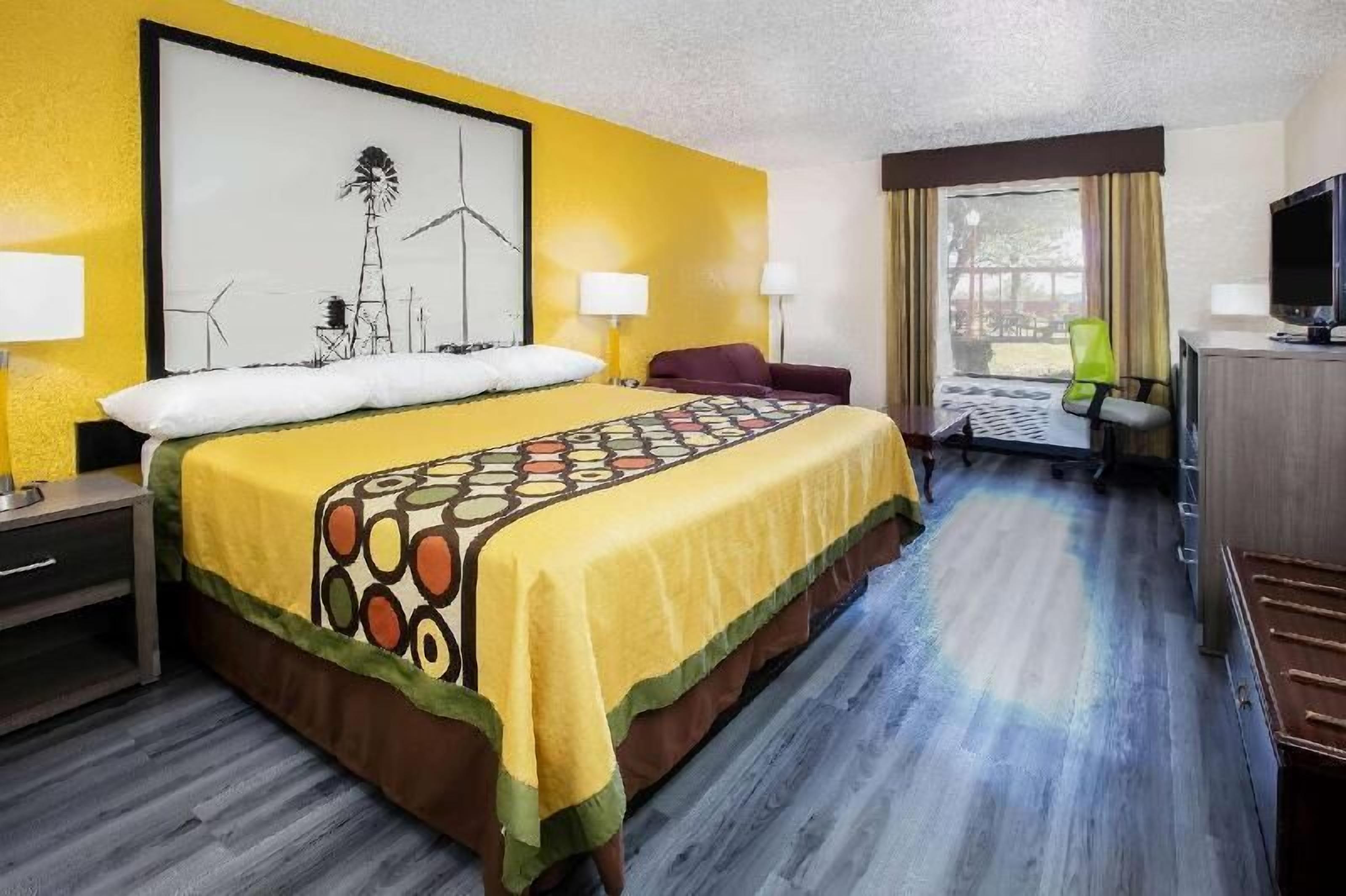 In-room safe, desk, iron/ironing board, free WiFi