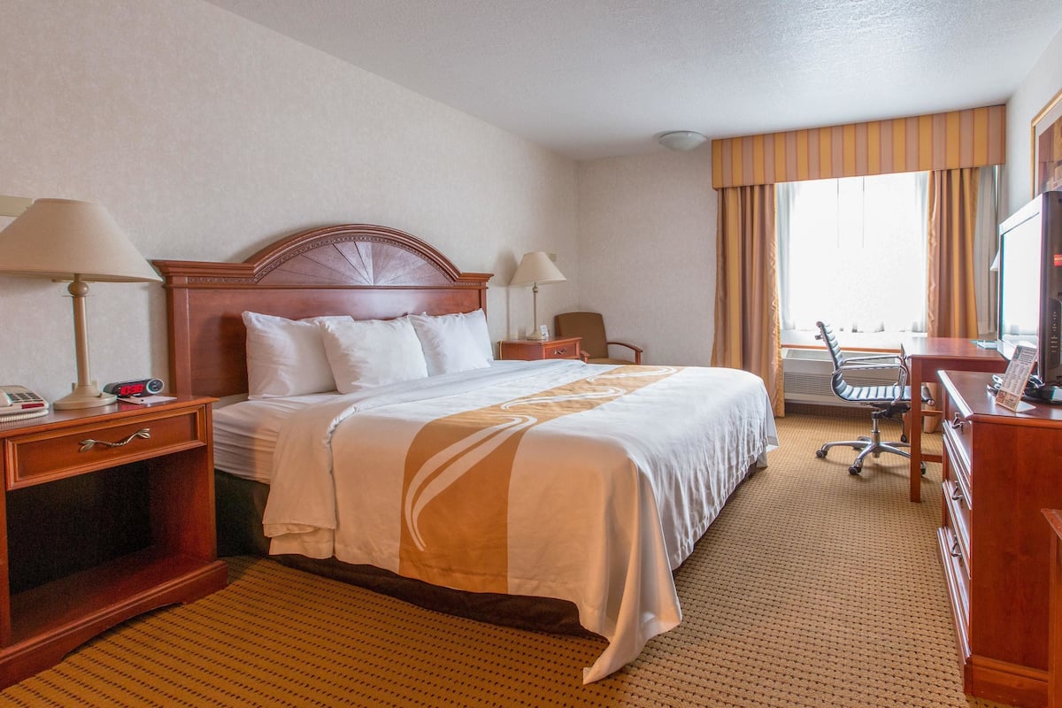 Premium bedding, in-room safe, blackout drapes, iron/ironing board