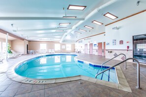 Indoor pool, pool loungers