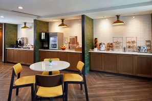 Café da manhã continental grátis todos os dias