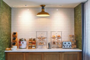 Desayuno continental incluido todos los días 