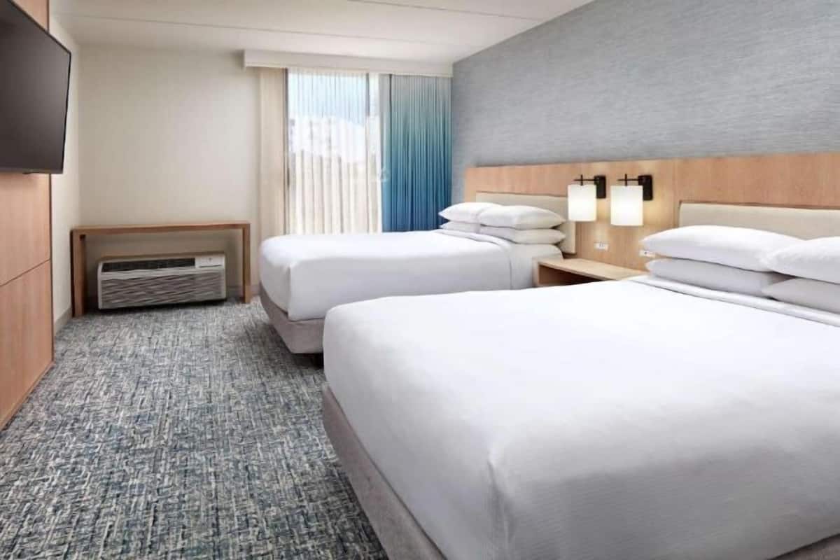 1 bedroom, premium bedding, pillow-top beds, in-room safe