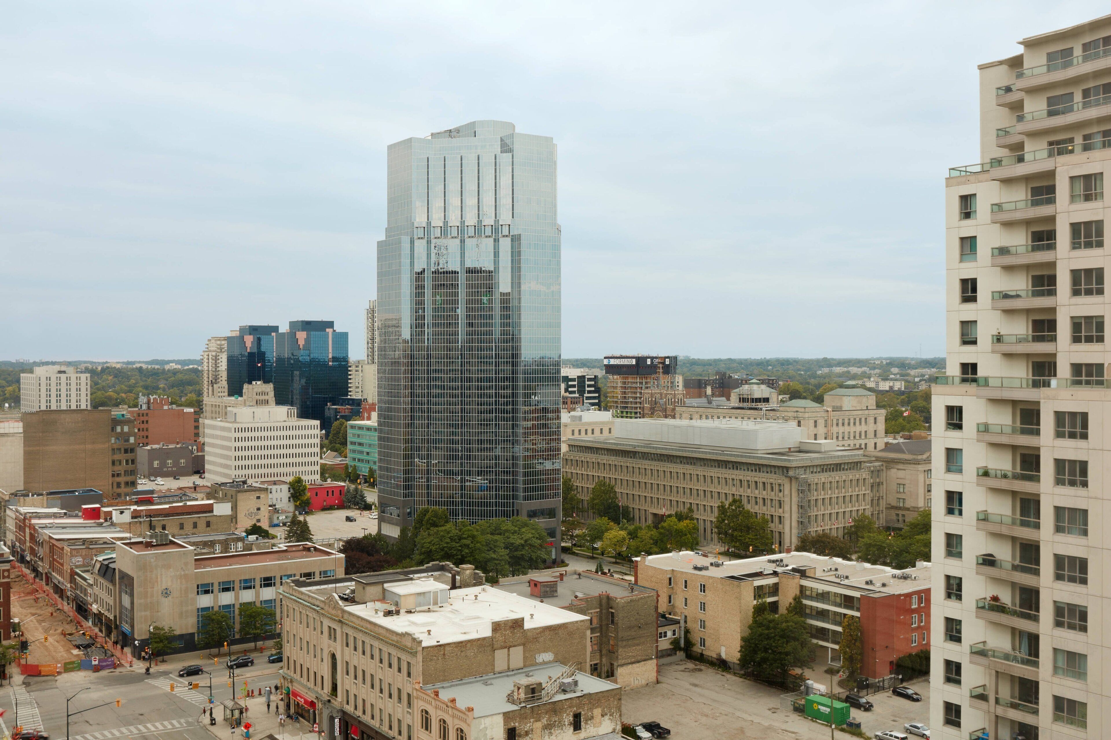 premium bedding, pillow-top beds, in-room safe, desk