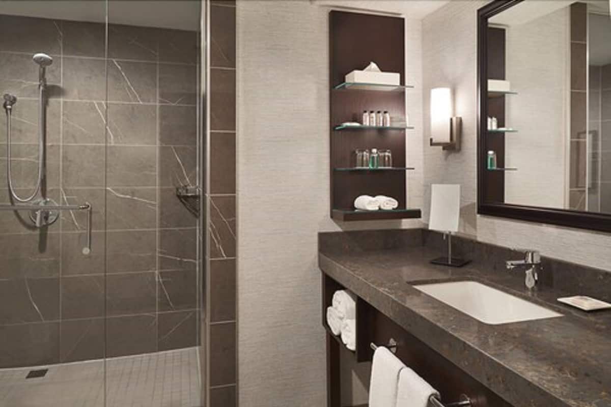 room, 1 king bed | bathroom | free toiletries, hair dryer, towels, soap