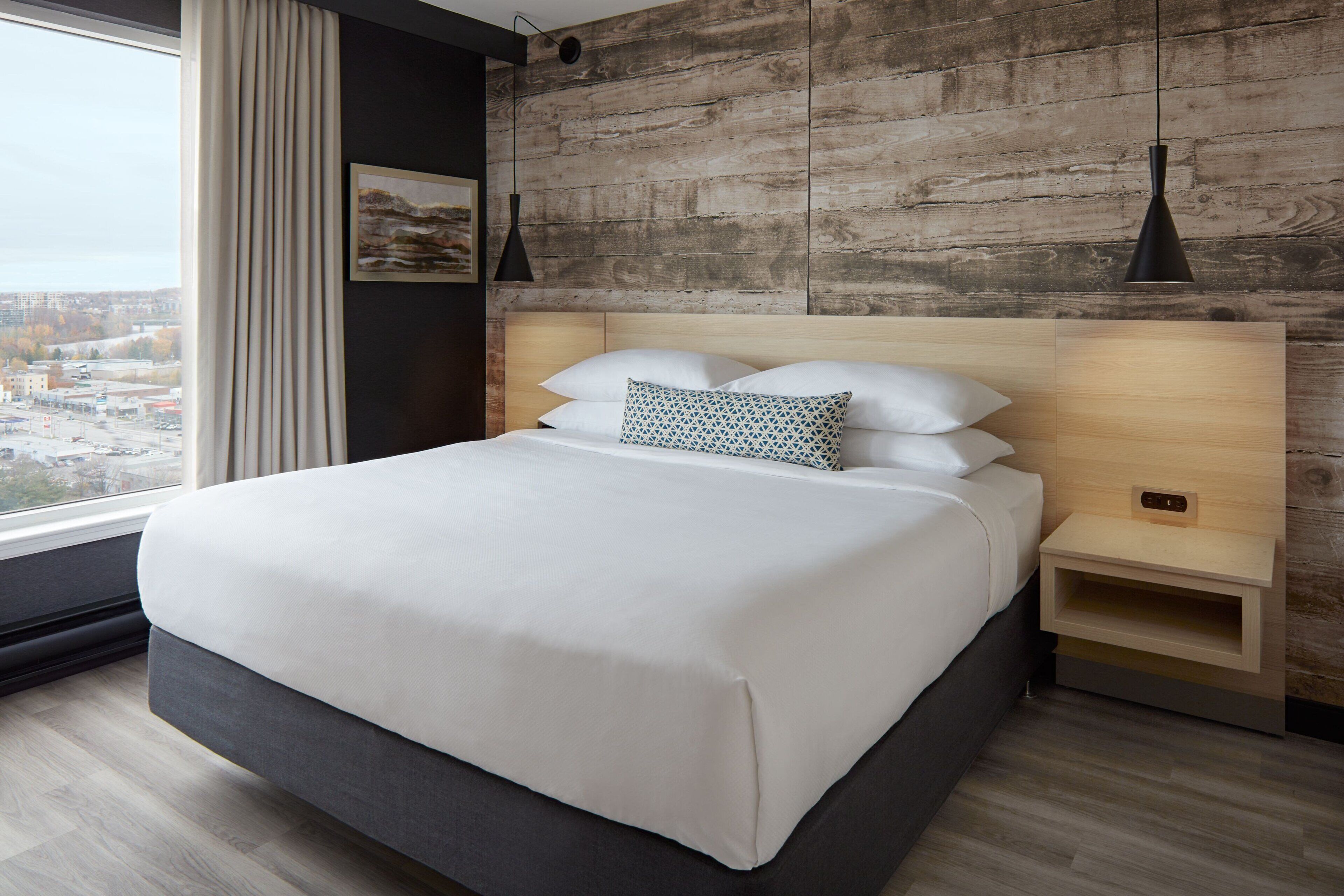 suite, 1 bedroom, non smoking | premium bedding, pillow-top beds, desk, soundproofing