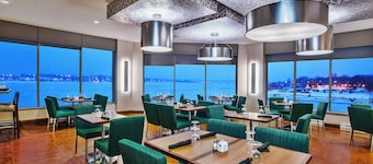 Holiday Inn Sydney - Waterfront by IHG
