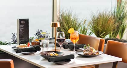 Holiday Inn Sydney - Waterfront by IHG