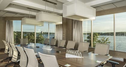 Holiday Inn Sydney - Waterfront by IHG