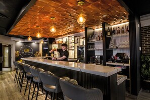 Bar (on property) - Holiday Inn Sydney - Waterfront by IHG (Sydney)