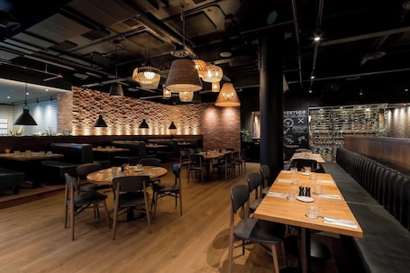 Lunch and dinner served, local and international cuisine