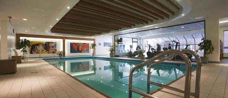 Indoor pool, pool loungers